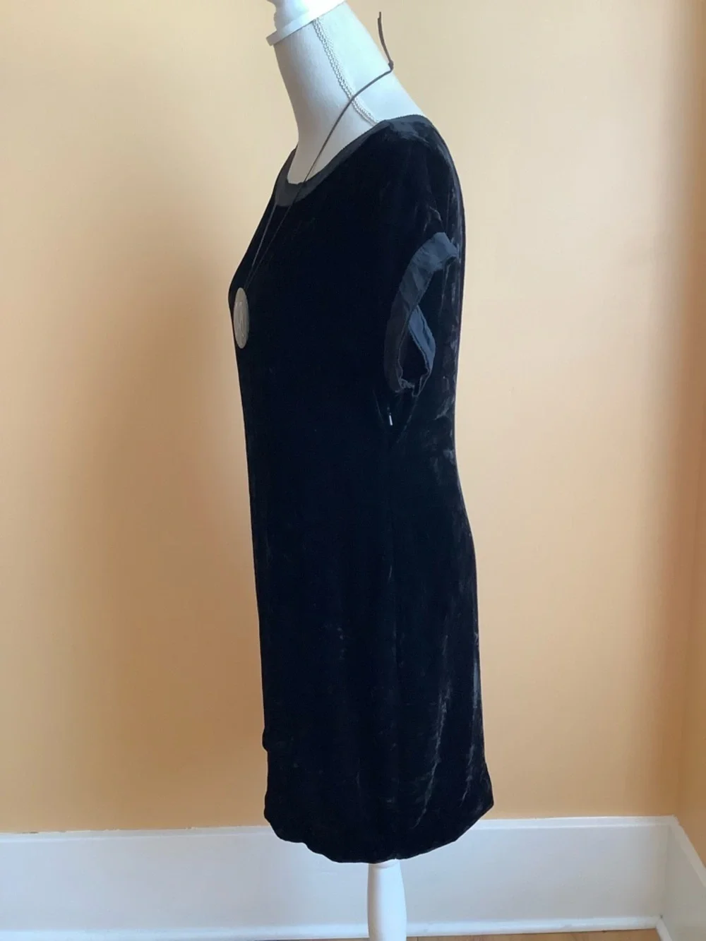 BANANA REPUBLIC Black Crushed Velvet Sheath Dress M Holiday Whimsigoth - Picture 3 of 12